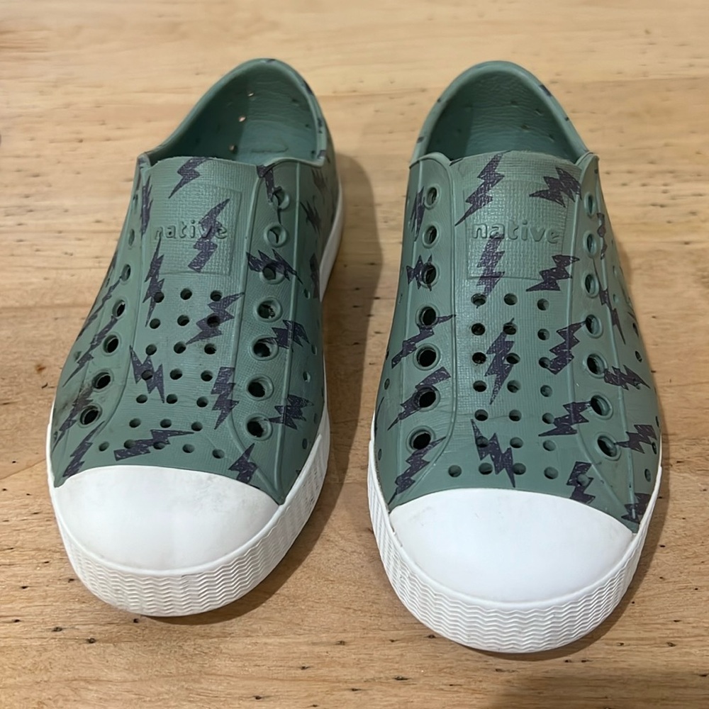 Lighting bult natives size 11